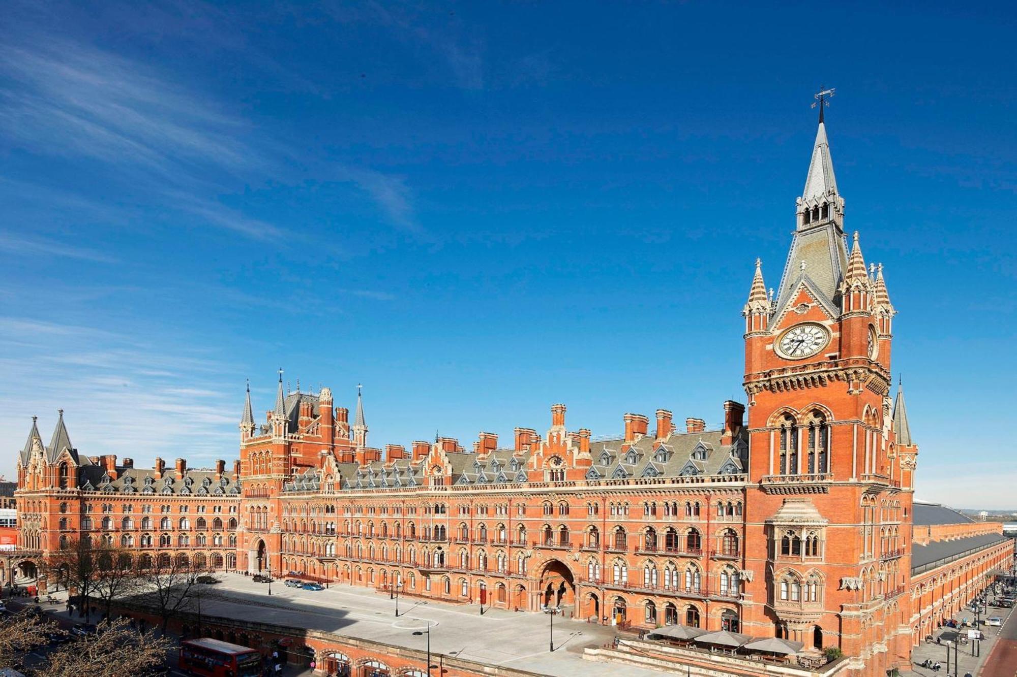 St. Pancras Renaissance Hotel Лондон Екстериор снимка The station in 2014