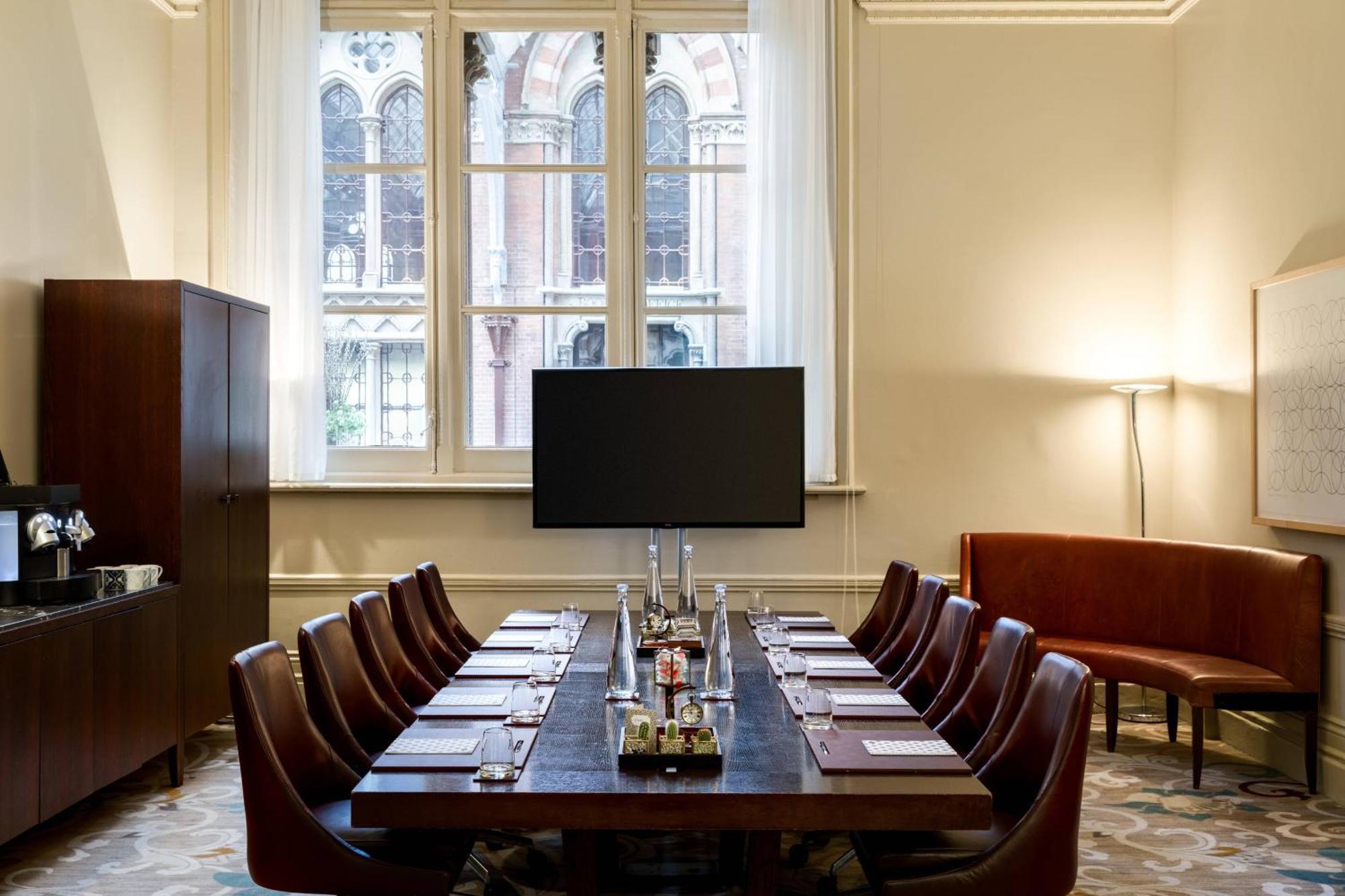 St. Pancras Renaissance Hotel Лондон Екстериор снимка The boardroom at the London Stock Exchange