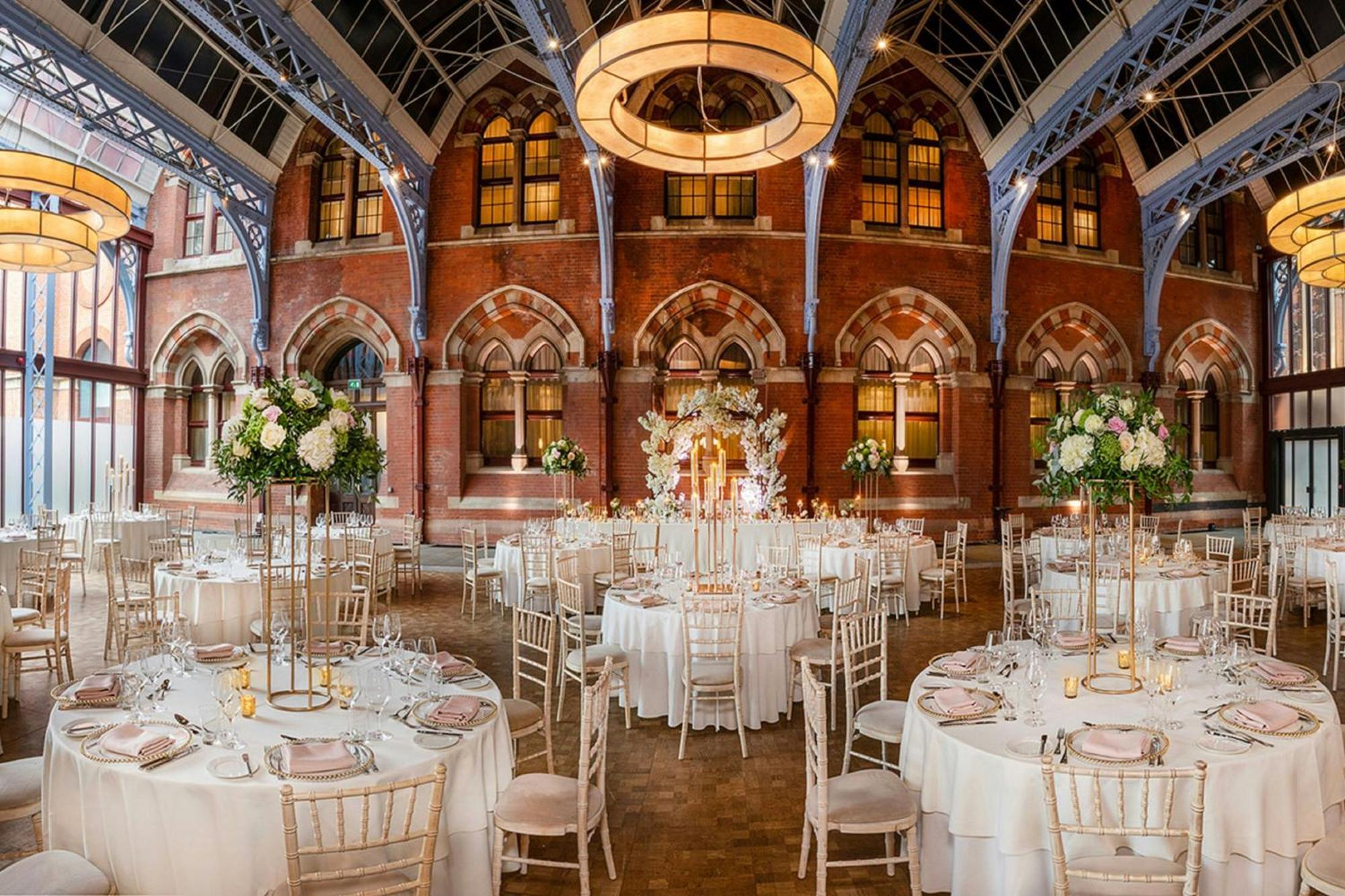 St. Pancras Renaissance Hotel Лондон Екстериор снимка The Great Hall at the Natural History Museum, London