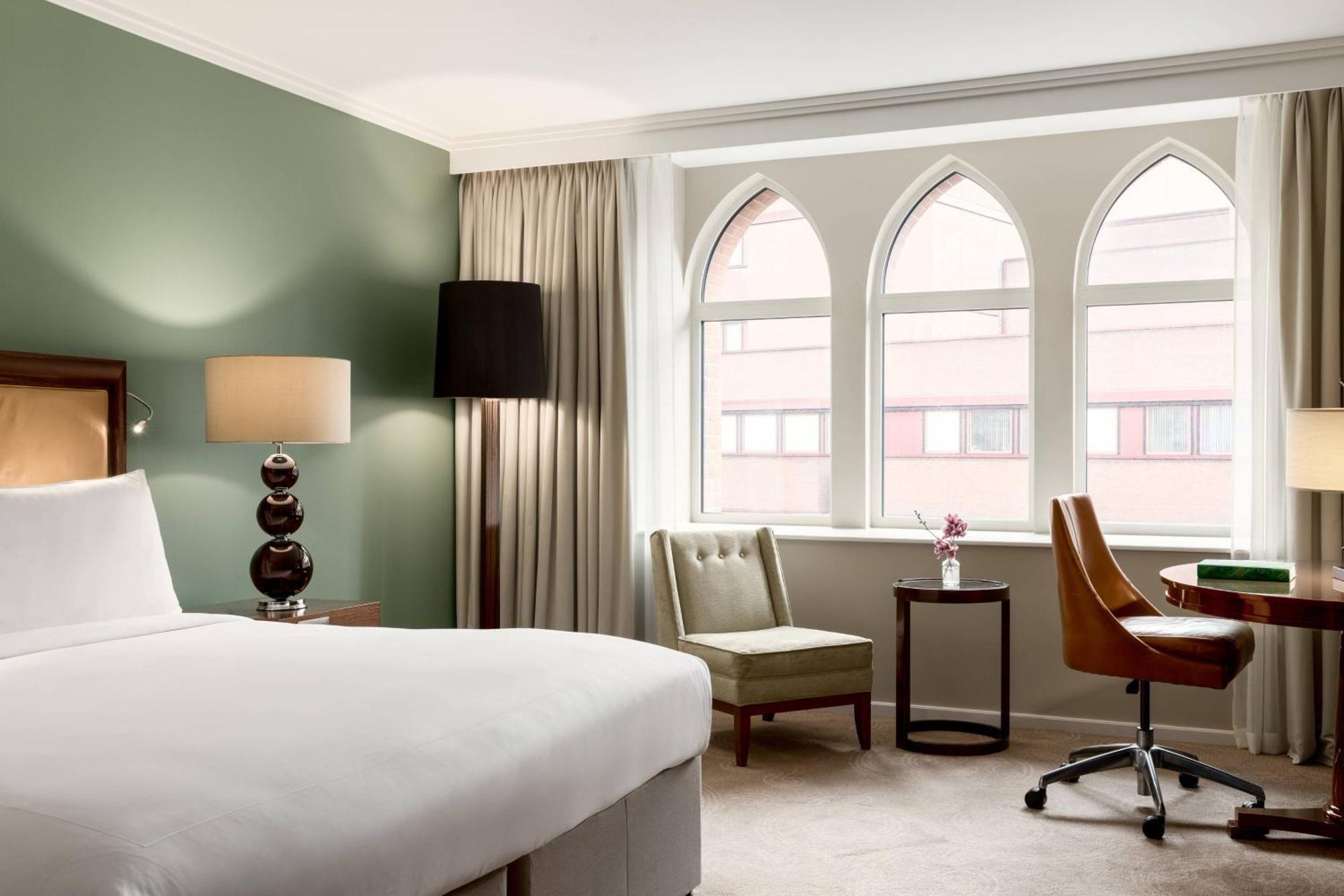 St. Pancras Renaissance Hotel Лондон Екстериор снимка A room at the hotel