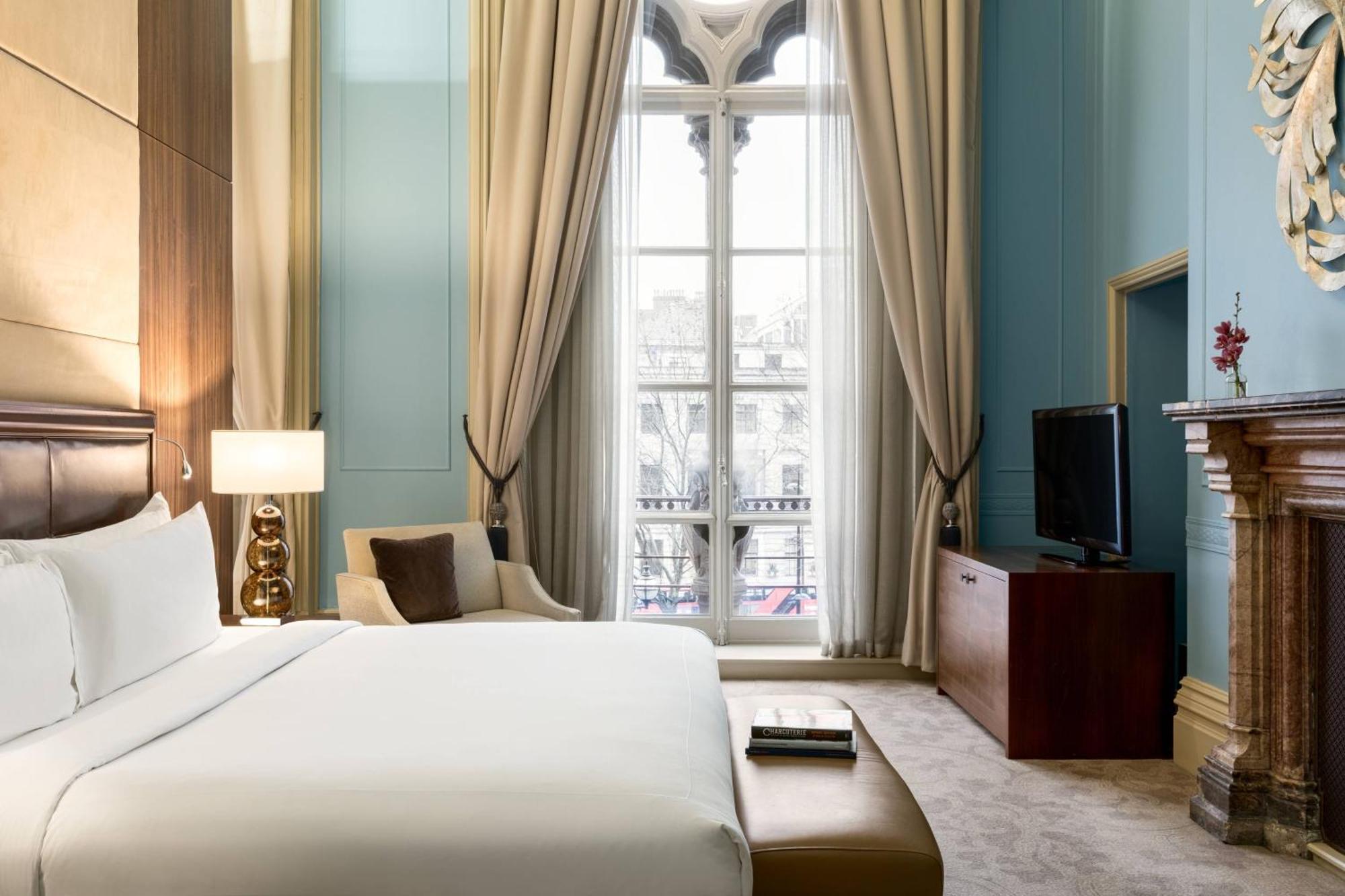 St. Pancras Renaissance Hotel Лондон Екстериор снимка A room at the hotel